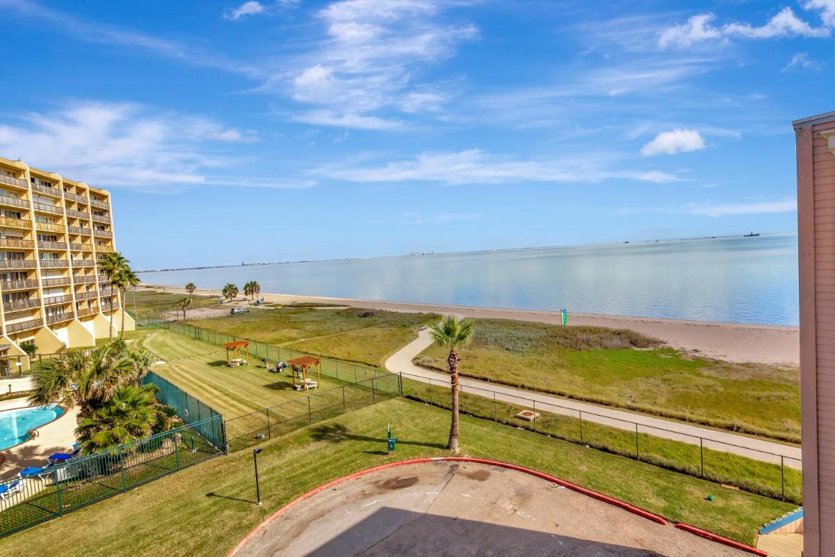 Beach View & SeaBreezes - Housity