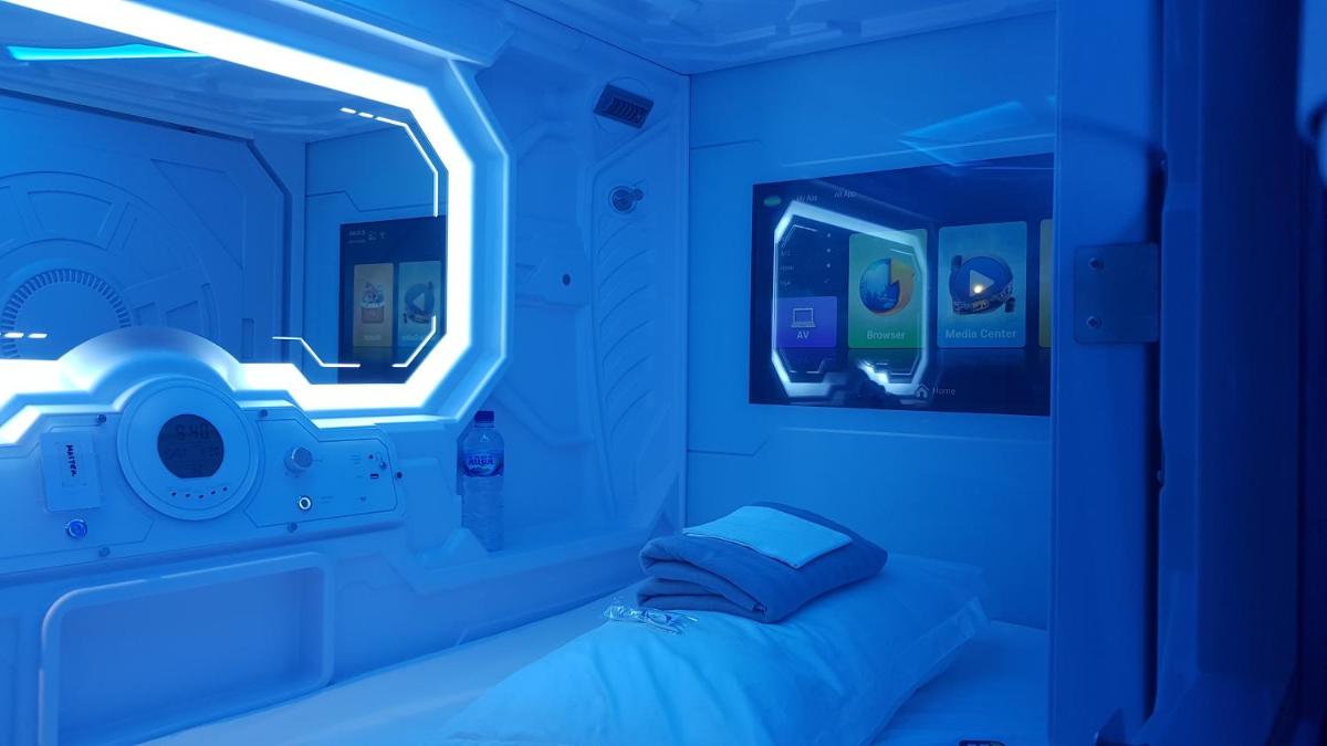 Apollo Capsule Hotel - Housity