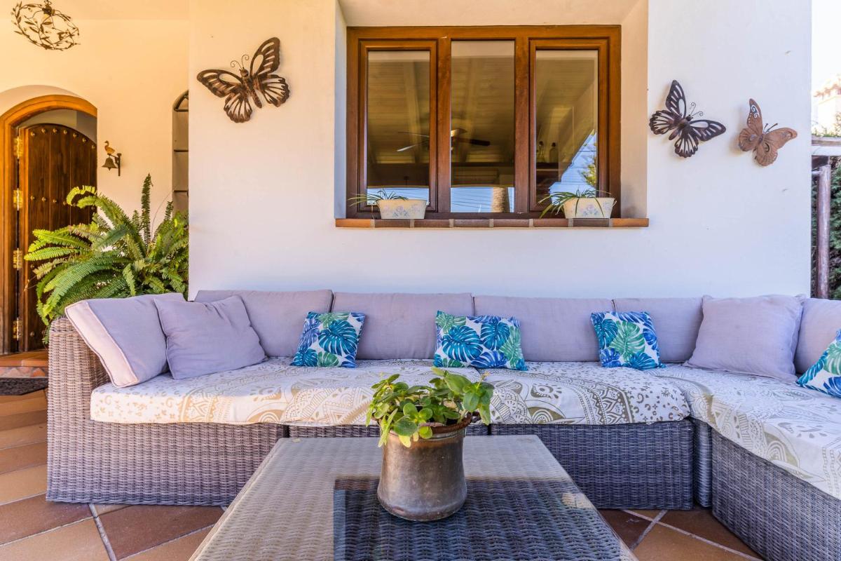 Chalet El Santiscal - Housity