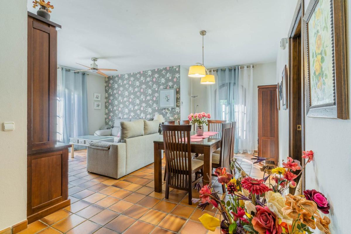 Chalet El Santiscal - Housity