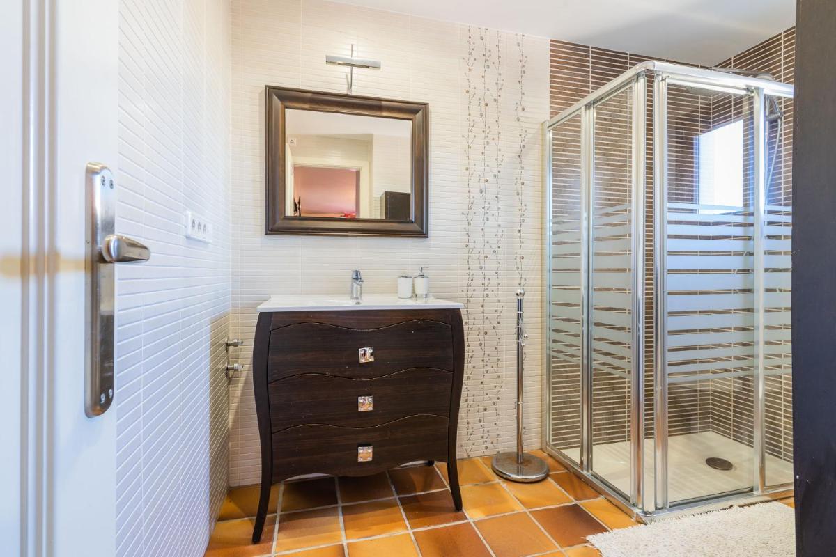 Chalet El Santiscal - Housity