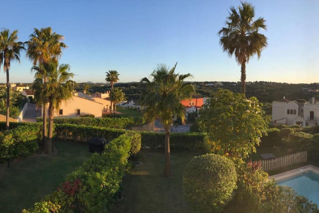 Stunning house in La Reserva Golf Course - Housity