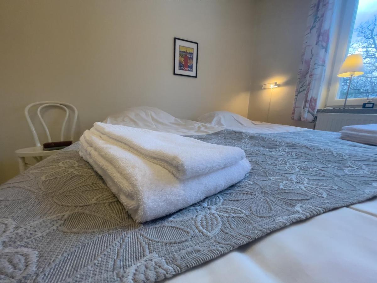 Tollare Bed & Breakfast - Housity