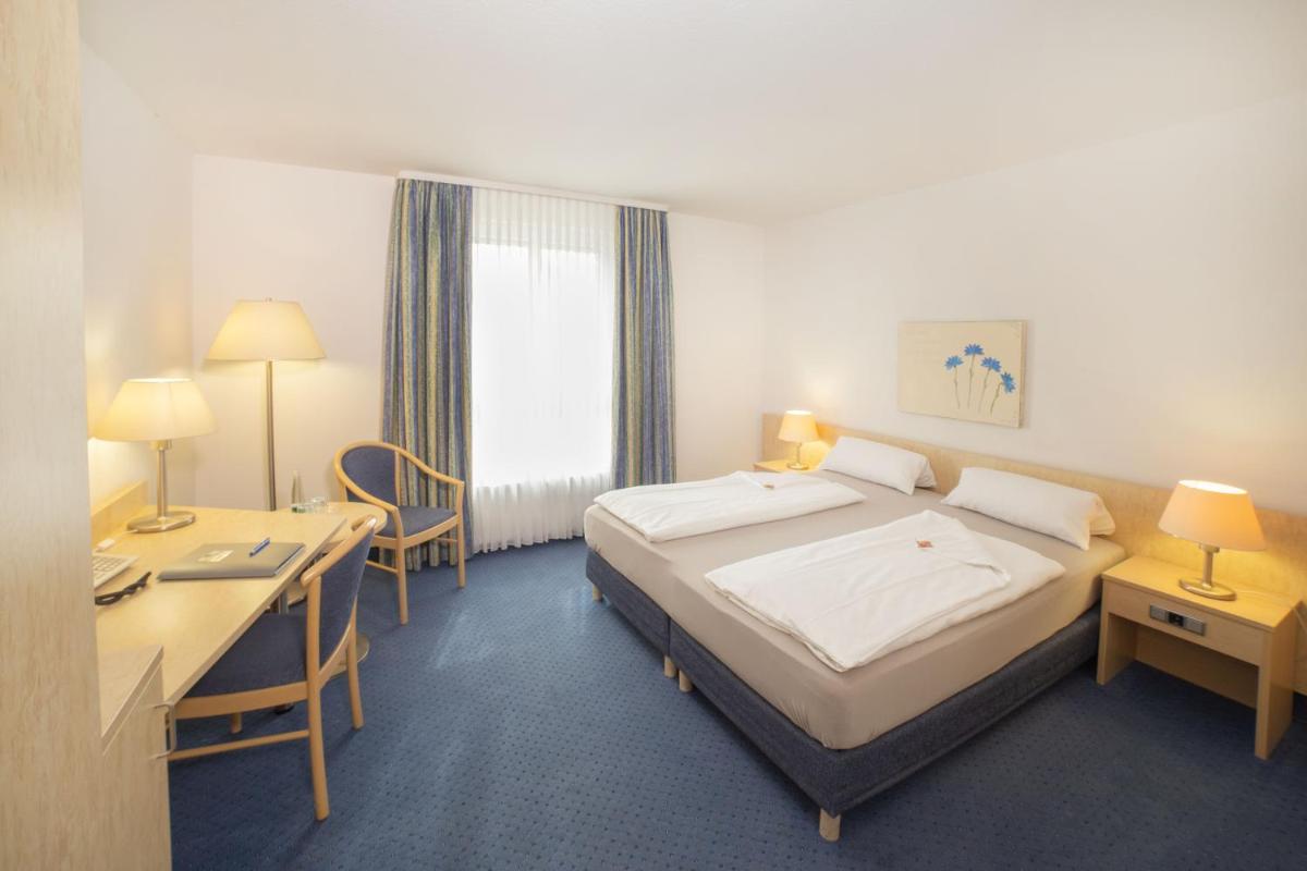 Fairway Hotel - Housity