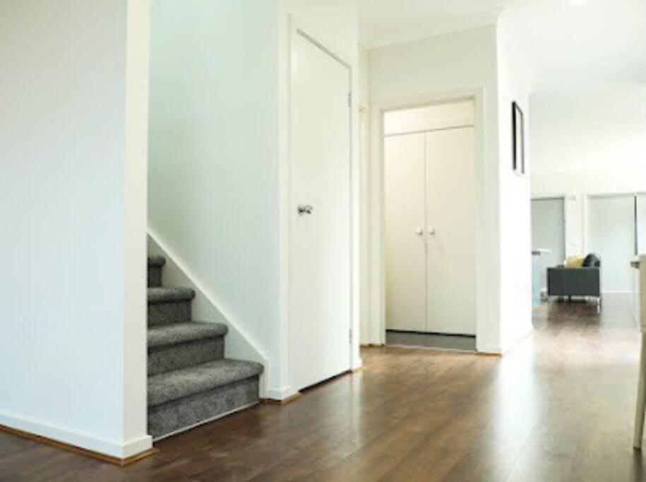 Little Bluebird Kuranjang 31min drive to MEL airport - Housity