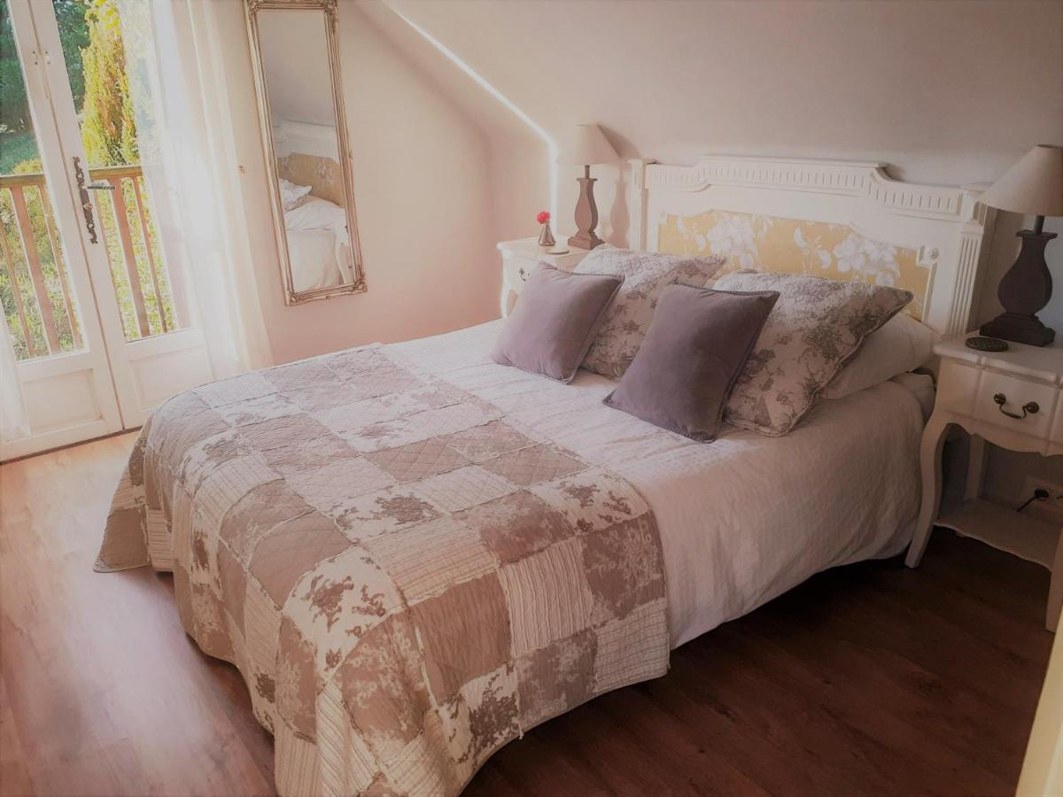 Les Touches - Housity