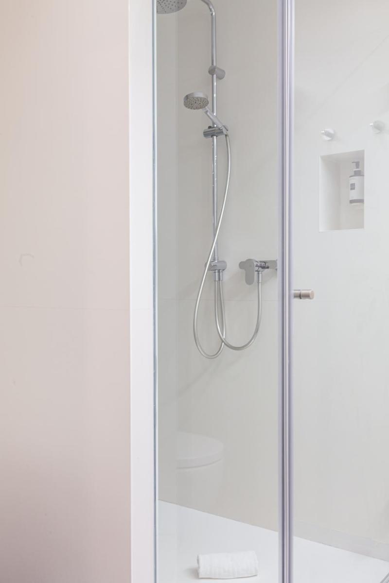 Un baño de Hotel Maciá Granada Five Senses Rooms & Suites