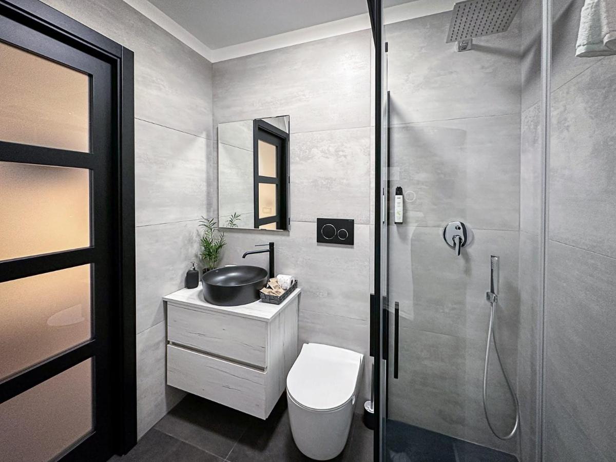 Marbel Suite Adelfia - Housity