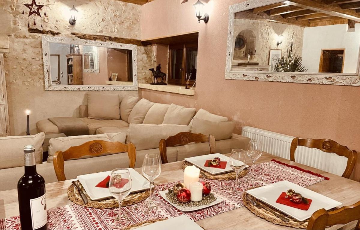 Le Domaine de Camberoux gite - Housity
