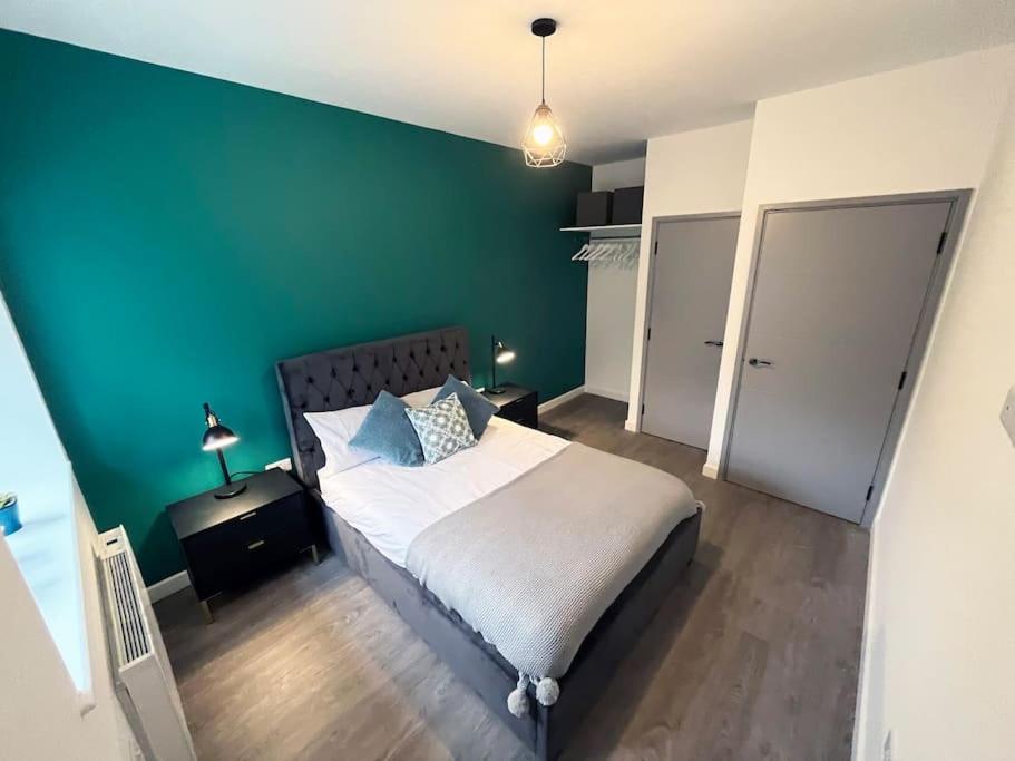 Suitetrails - B1, 2 Bedroom Apartment, Town Centre & Parking