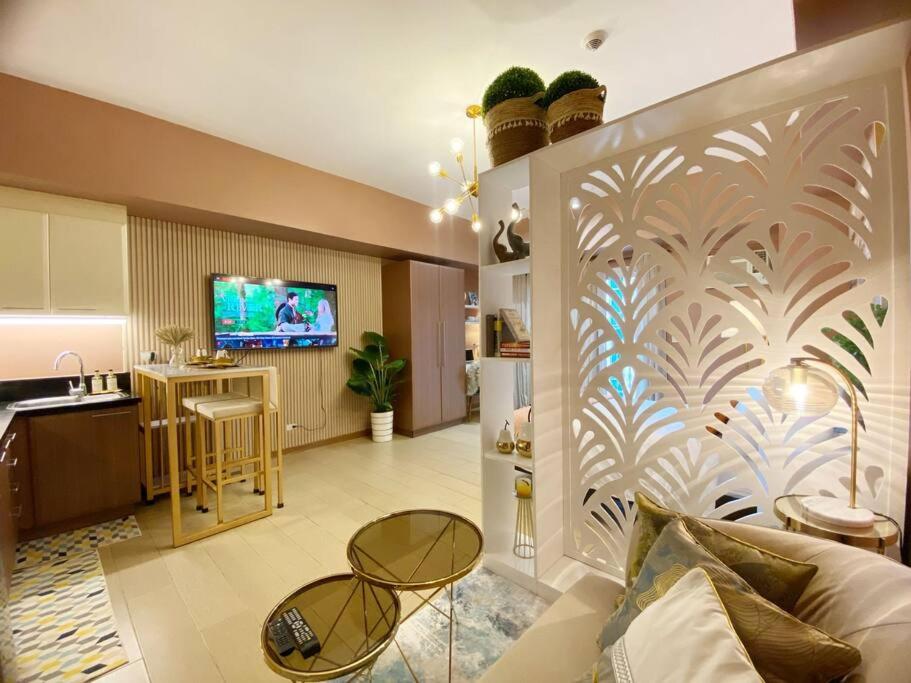 Royal Suite linked to Venice with 200mbps Wi-Fi - Housity