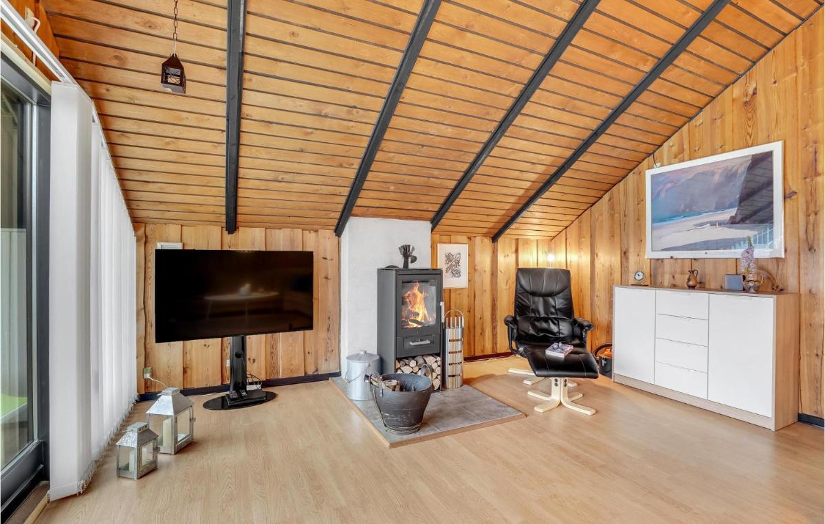 Amazing Home In Skjern With Kitchen - Housity
