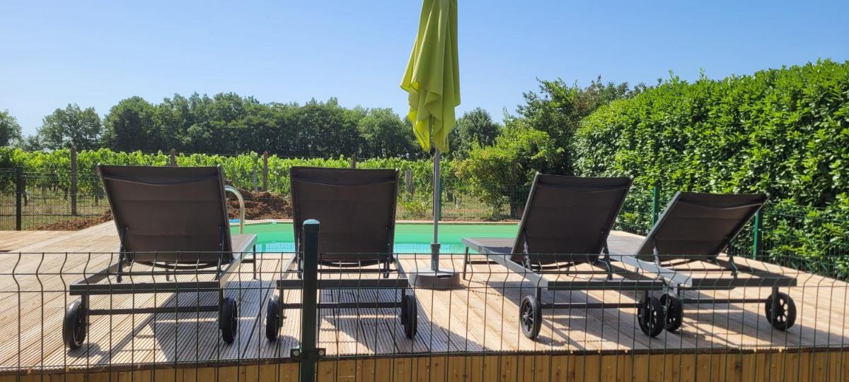 La Vigneraie de Laura: Gîte Entre Vignes et Chênes - Housity