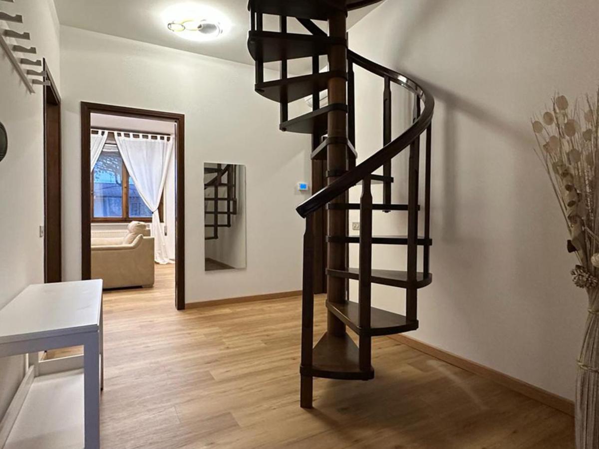 Due Carrare Business - Housity