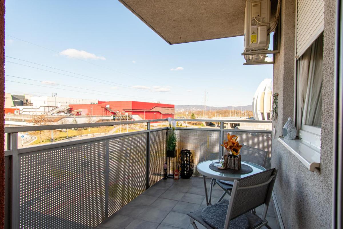 Flexible SelfCheckIns 43 - Zagreb - Luxury - Parking - Loggia - Brand New - Housity