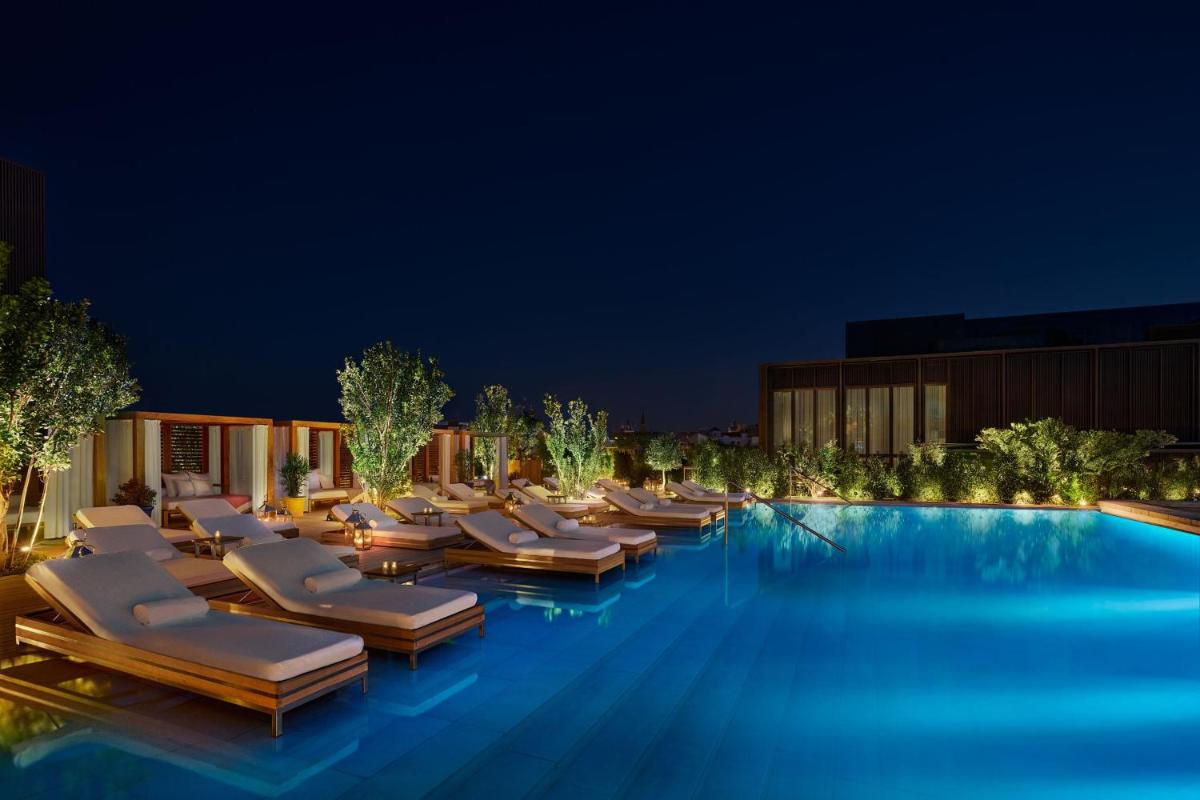 Piscina en o cerca de The Madrid EDITION