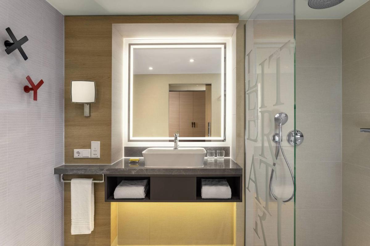 Ein Badezimmer in der Unterkunft Frankfurt Airport Marriott Hotel Ein Badezimmer in der Unterkunft Frankfurt Airport Marriott Hotel