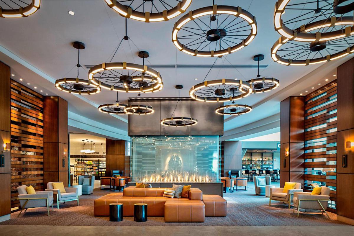 Indianapolis Marriott Downtown - Housity