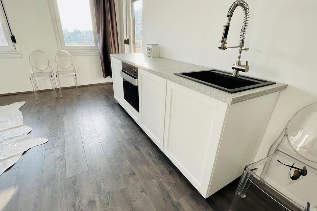 Suitetrails - Best Location Apartment Budapest