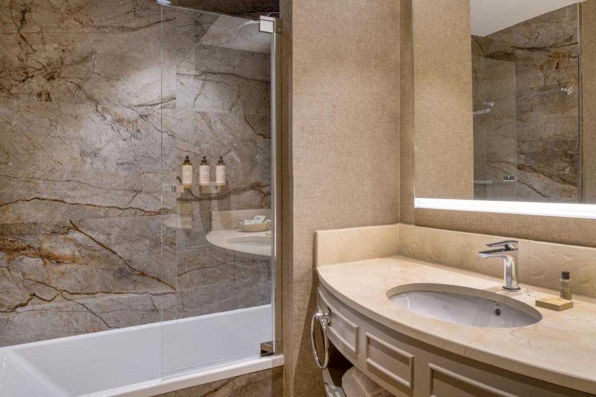 Un baño de Hacienda Son Antem Golf Resort, Autograph Collection
