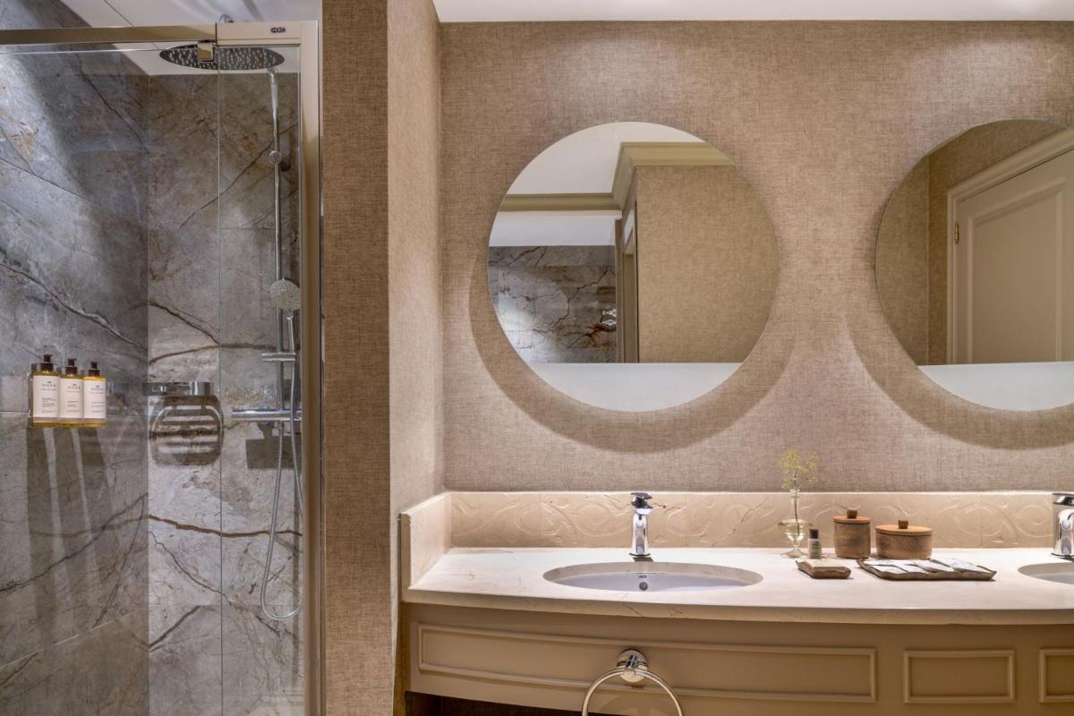 Un baño de Hacienda Son Antem Golf Resort, Autograph Collection