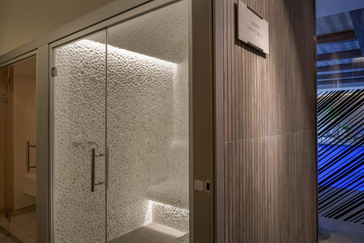Un baño de Hacienda Son Antem Golf Resort, Autograph Collection