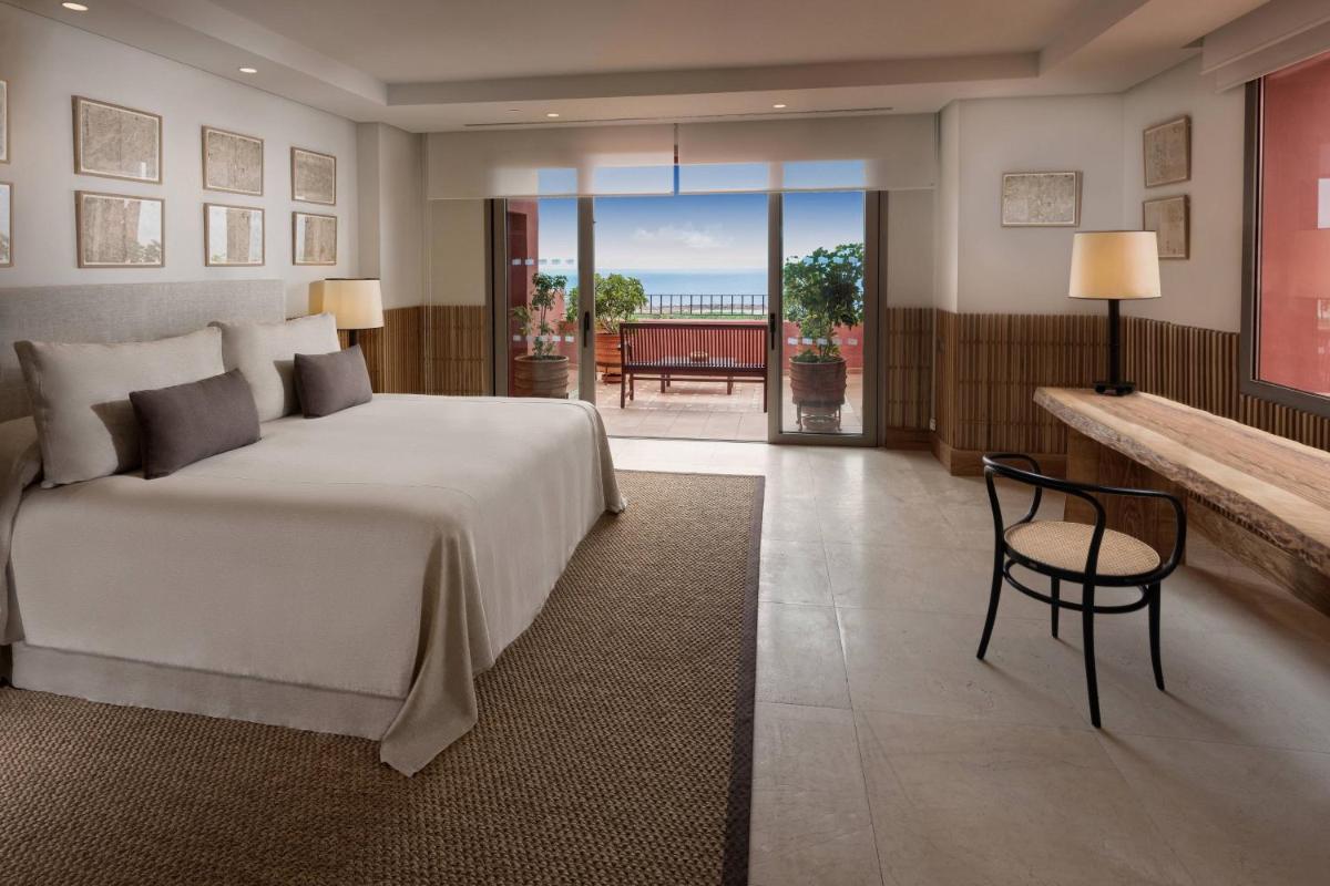 Cama o camas de una habitación en The Ritz-Carlton Tenerife, Abama