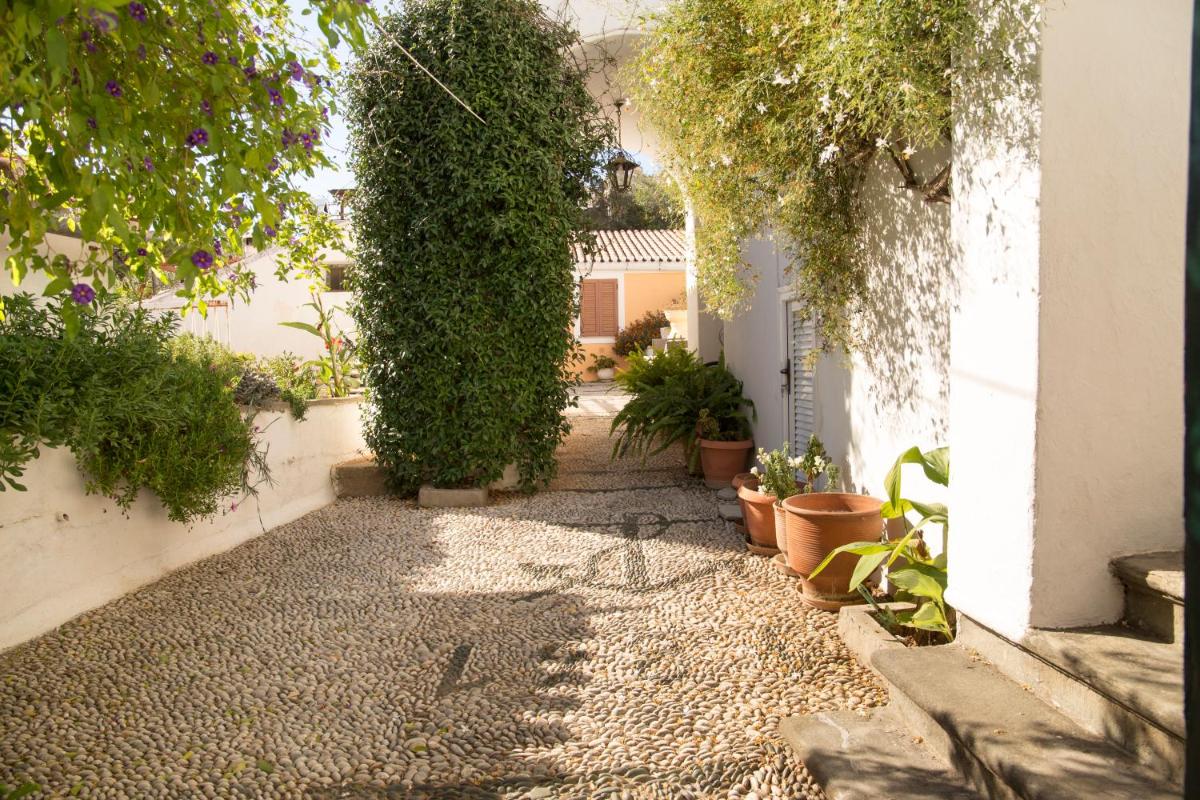 1861 Mansion Spetses - Housity