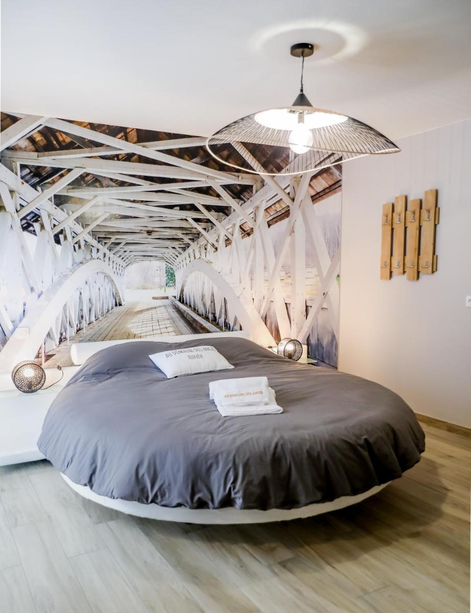 Au domaine des anges Gites avec Jacuzzi privatif dans la chambre - Housity