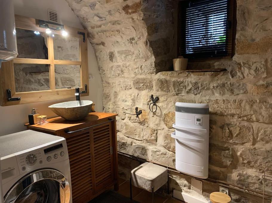 Gite Vouté 3 étoiles de 2 a 4 pers au Manoir Du Charme dans les Gorges Du Tarn - Housity