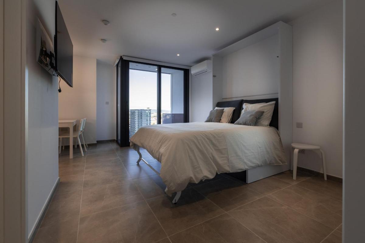 Great Studio with View-Hosted by Sweetstay - Housity