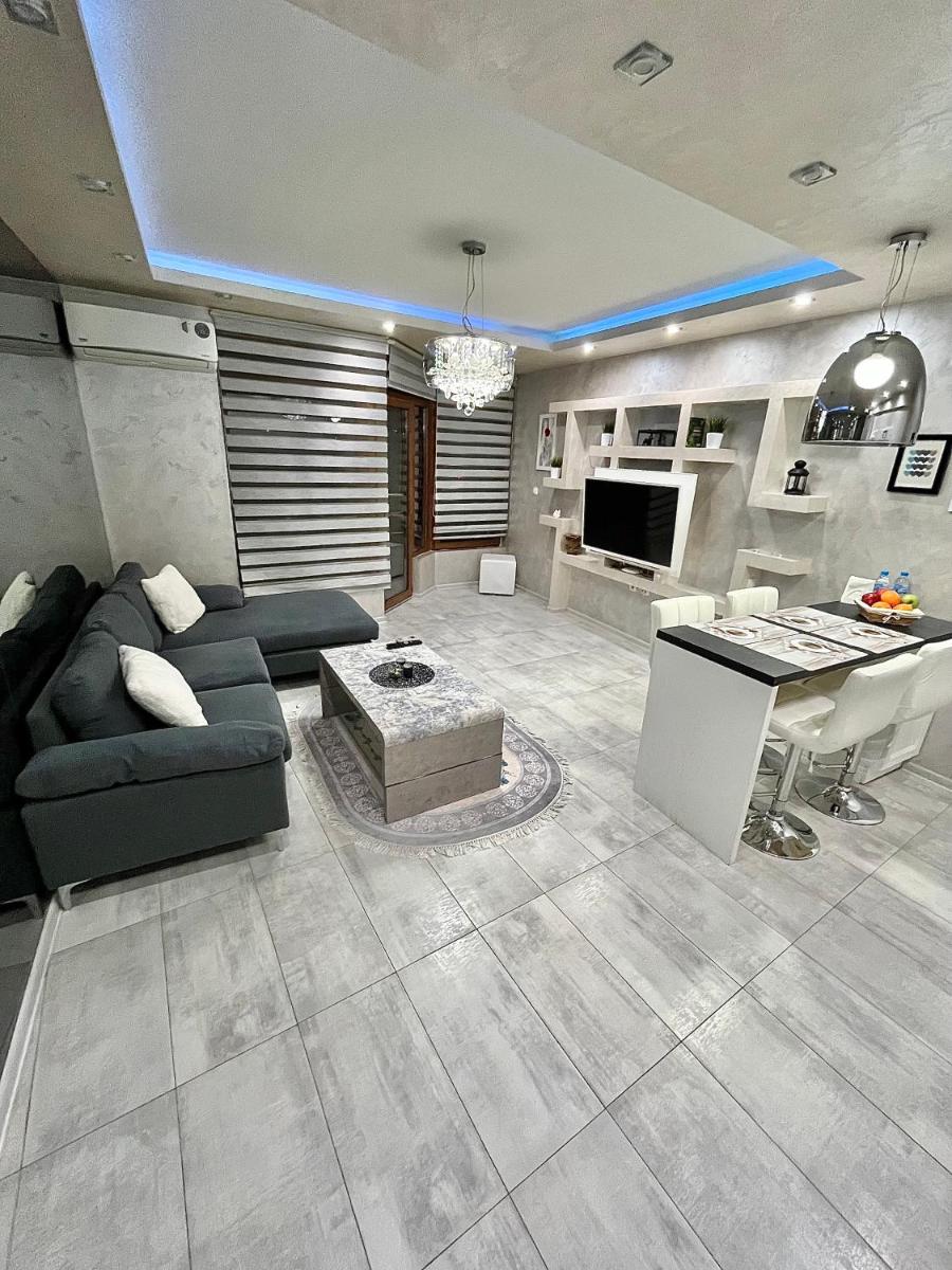 Old Town Stylish Flat in Center Plovdiv - Housity