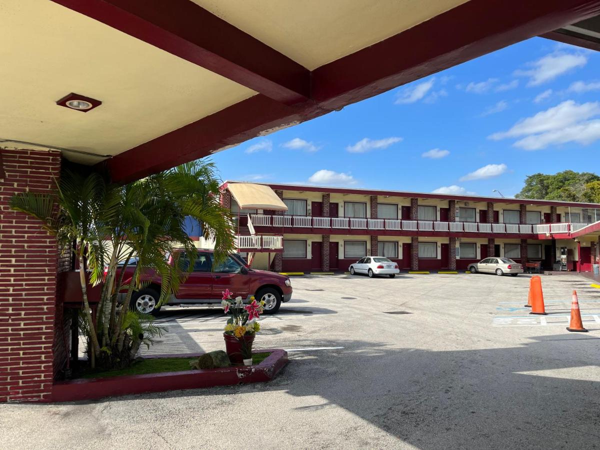 Palacio Inn Motel - Housity
