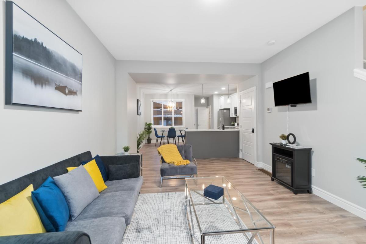 Stylish Comfort -Your Home Base for Short or Long Stays - Housity