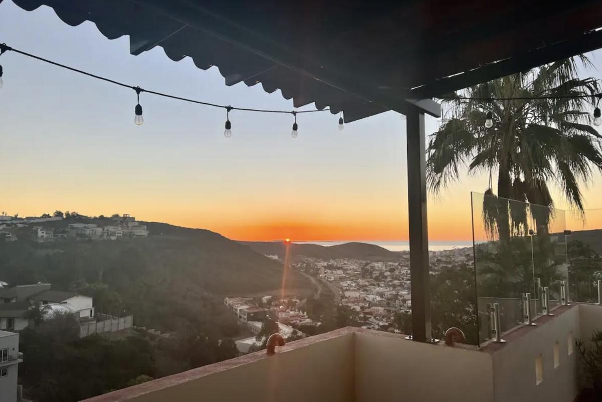 Modern&private, best sunset views 3 Storey house ॐ - Housity