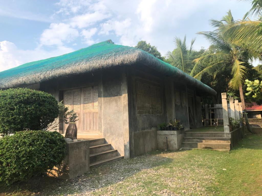 Gulfside Beach Cottage Caba, La Union ,no aircon fans provided - Housity