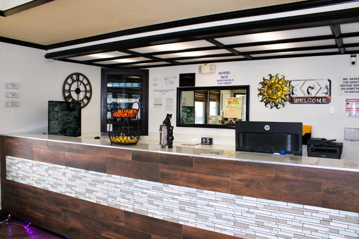 Days Inn by Wyndham Bend - Housity