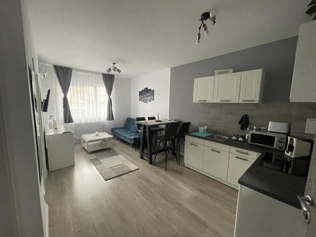 Phoenix Luxury Apartment - Housity