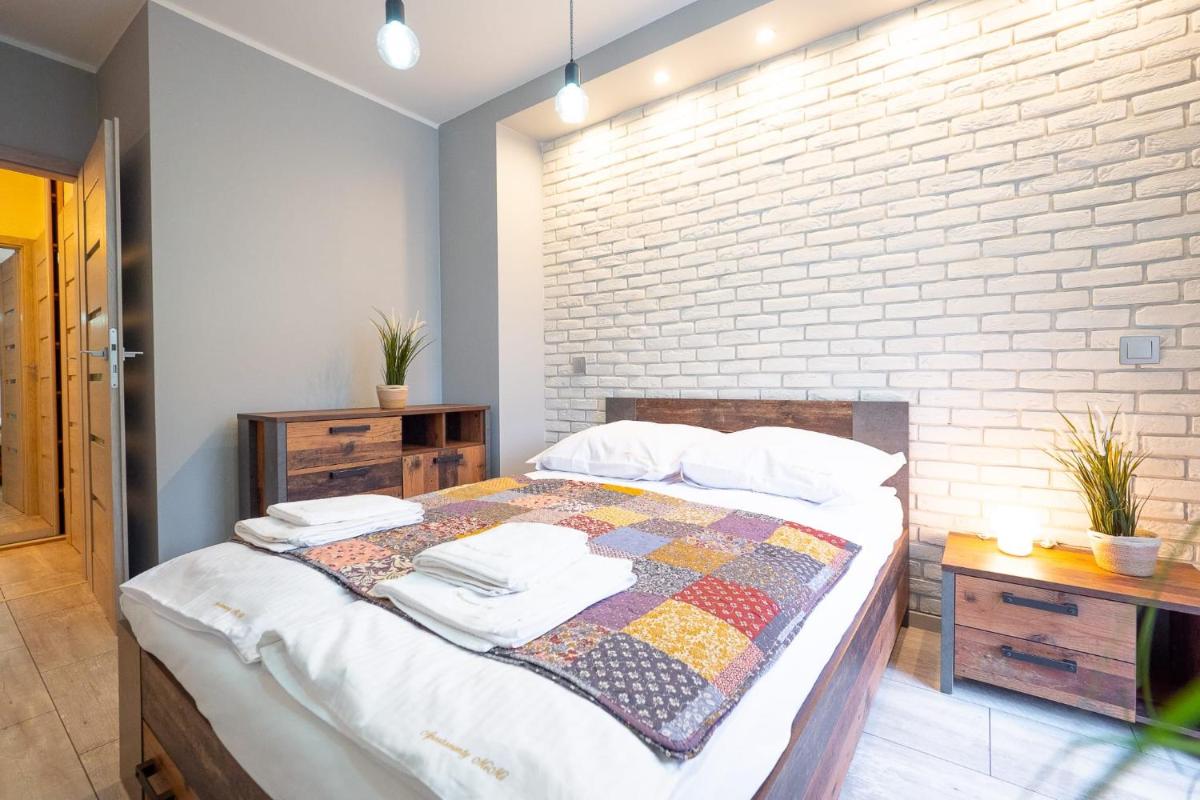 Apartament MiMi Wrocław-Wysoka , salon+sypialania, parter, TARAS - Housity