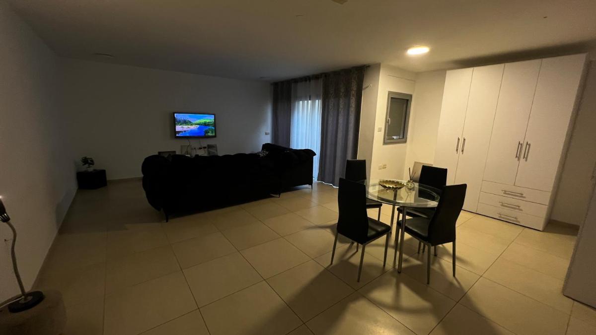 Herzeliya Apartment - Housity