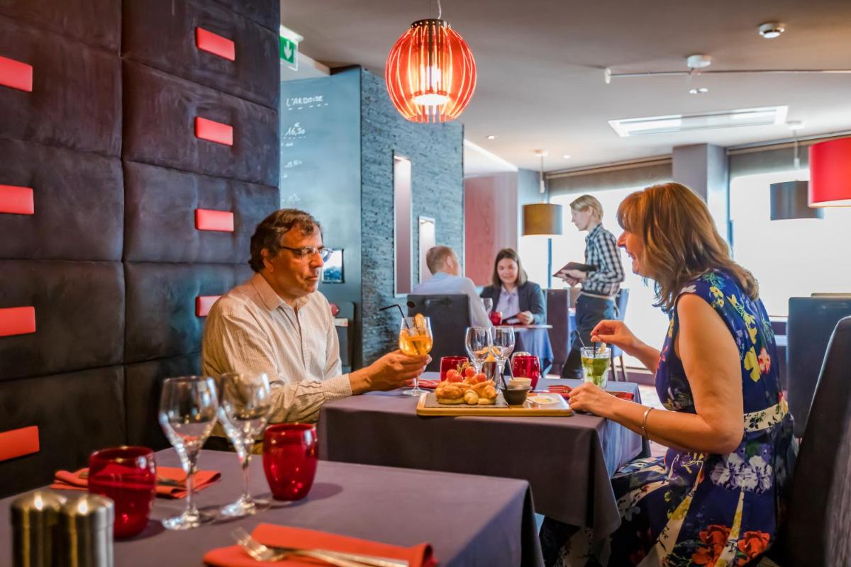 Clients de l'établissement Logis Hôtel Restaurant Le Fruitier