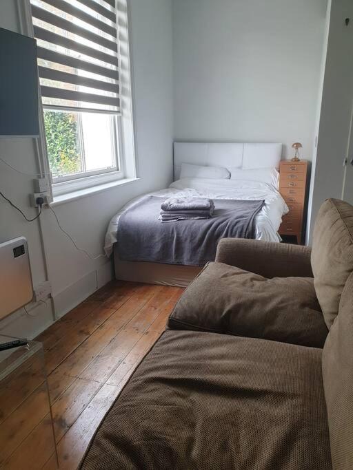 4 Quiet Compact Studio with Garden View - Best Location - Comfortable - Quiet - Housity