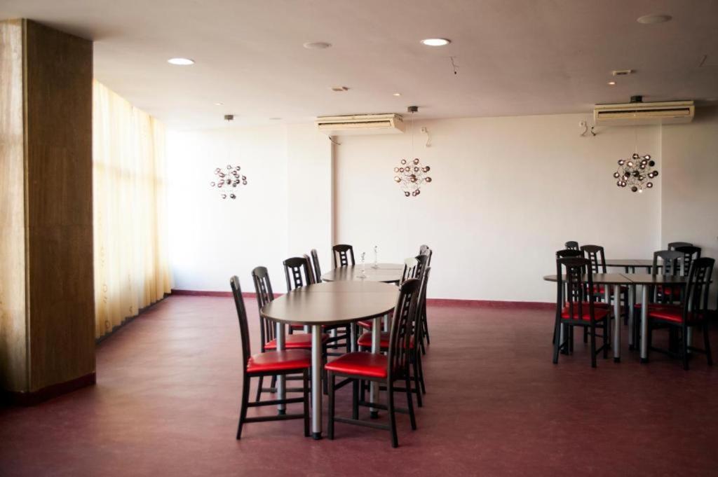 HOTEL DECENTRIA - Hizvo