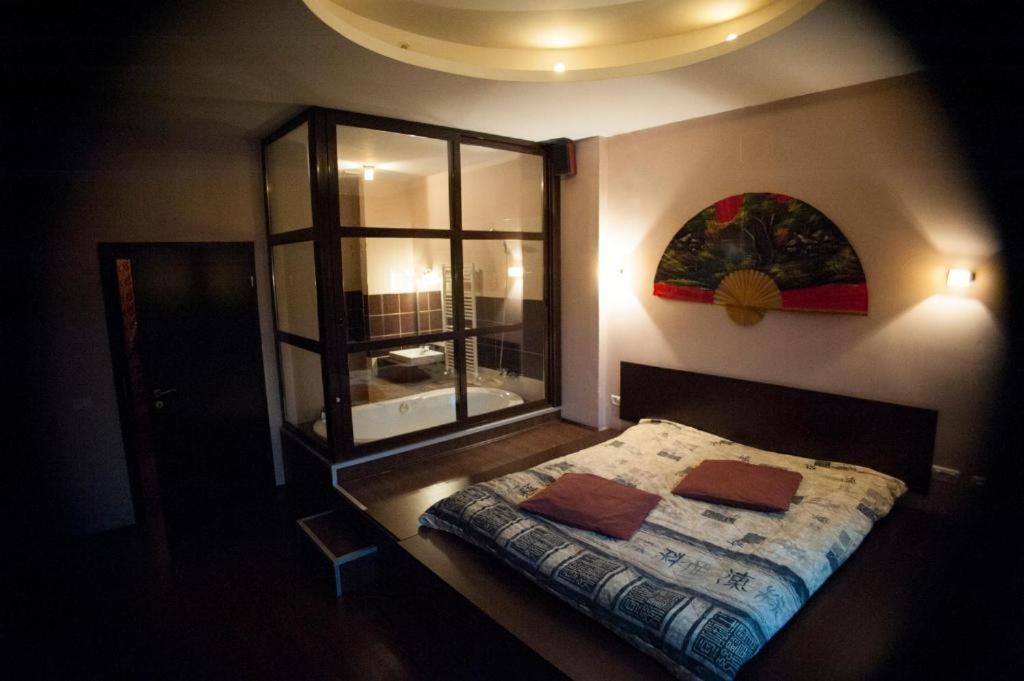 HOTEL DECENTRIA - Hizvo