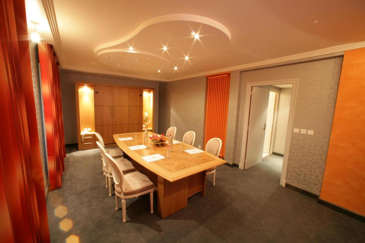 Photo de la galerie de l'établissement Logis Hôtel Restaurant Le Fruitier, à Villedieu-les-Poêles
