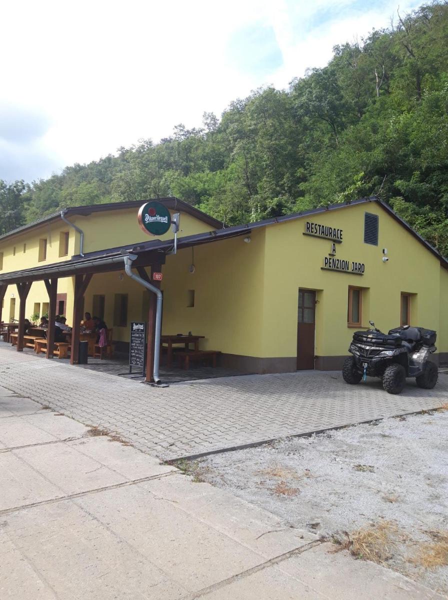 Penzion Jaro Žampach - Housity