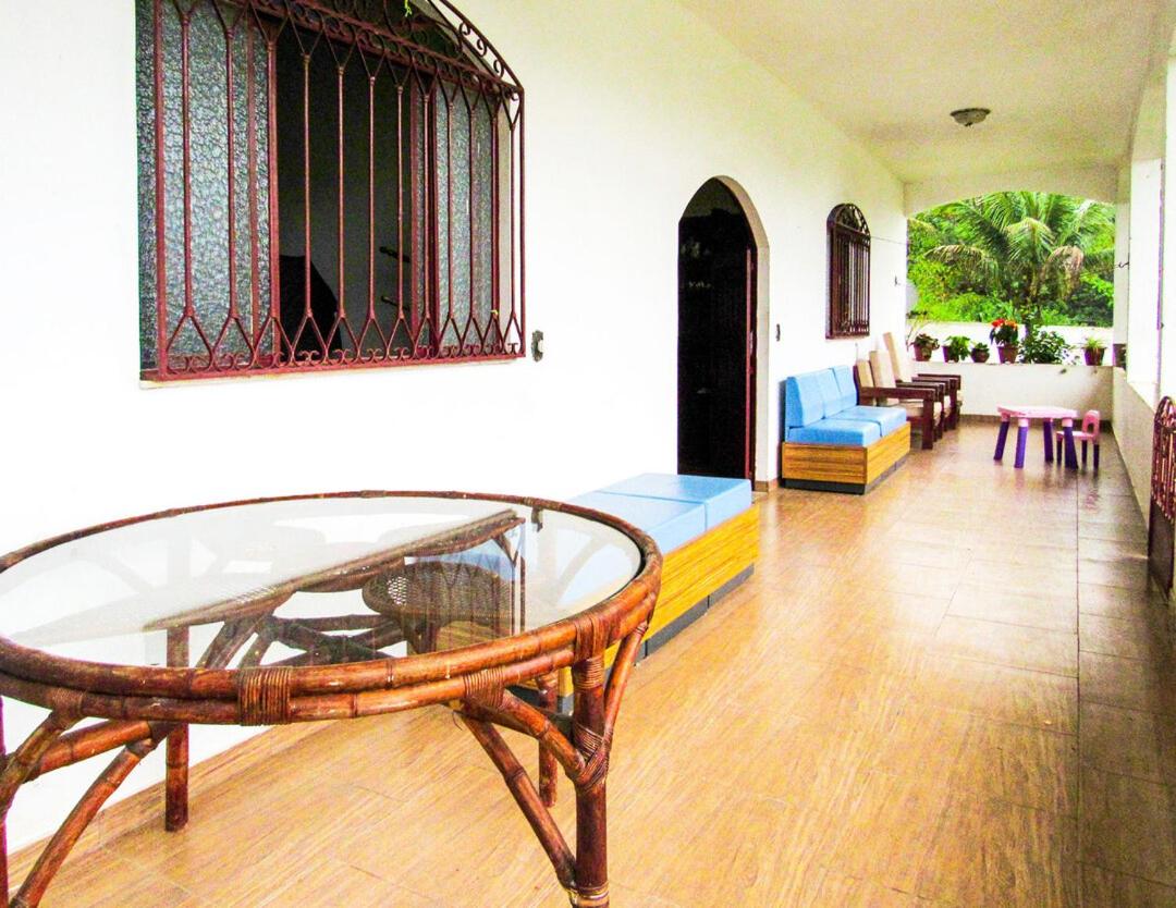Casa de campo com WiFi e piscina em Magé RJ - Housity