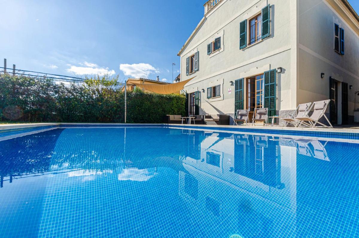 YourHouse Can Bombarda for groups up to 10 guests, perfect for cycling - Housity