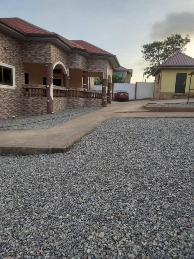Osvee Guest House & Apartments - Housity