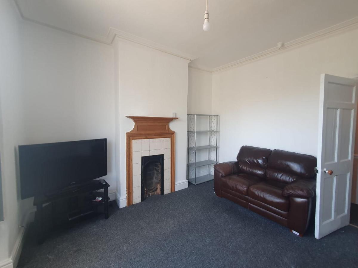 1 Bedroom Flat - Aylestone Road - Housity